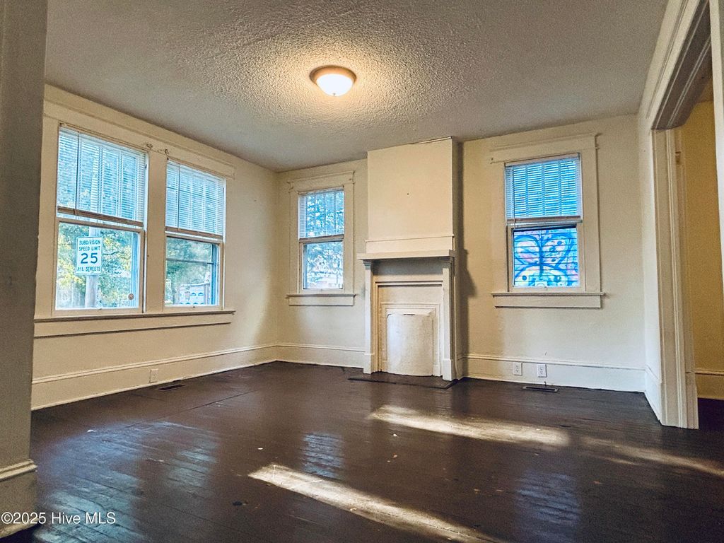 Photo of 106 Paris Avenue, Greenville, NC 27834 (MLS # 100537480)