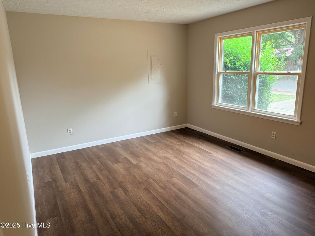 Photo of 603 Pine Street, Clinton, NC 28328 (MLS # 100536563)