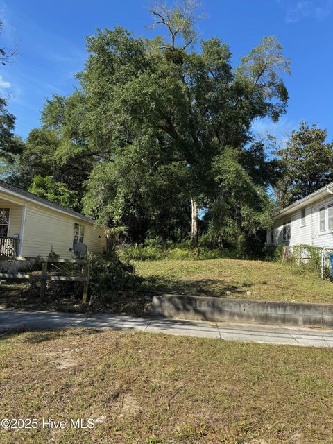 Tiny photo for 816 S 7th Street, Wilmington, NC 28401 (MLS # 100542402)