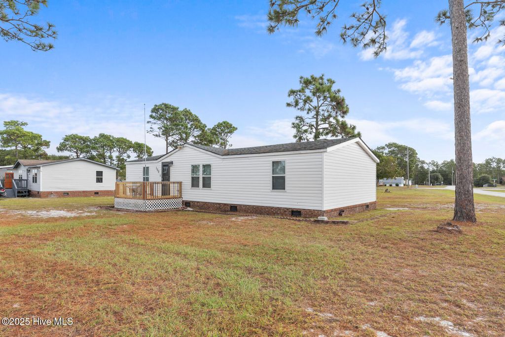 Photo of 100 N King Street, Hubert, NC 28539 (MLS # 100535202)