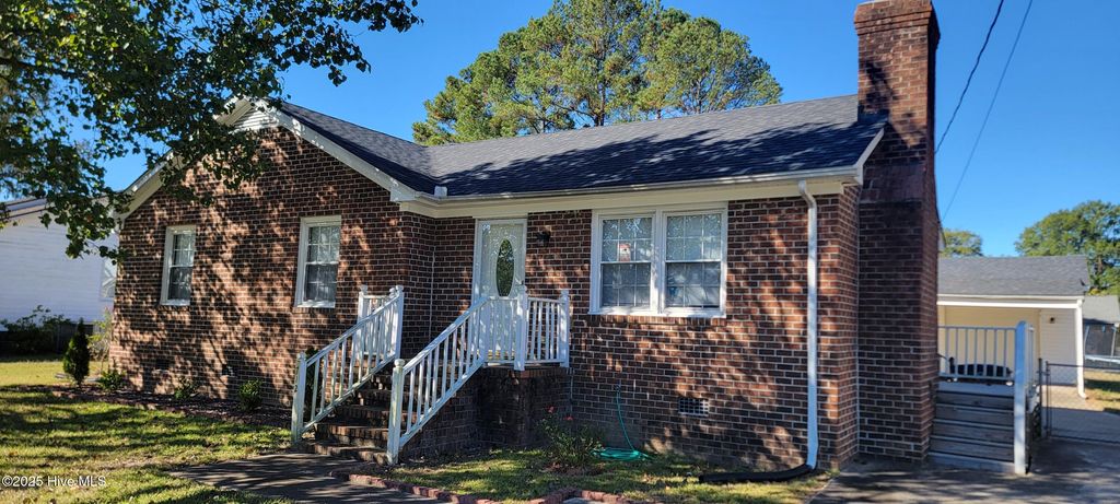 Photo of 712 Salisbury Drive, Rocky Mount, NC 27801 (MLS # 100537112)