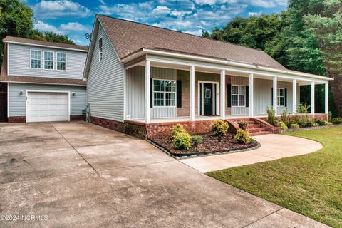 Single Family Residence in Hubert NC 210 Oak Grove Circle.jpg