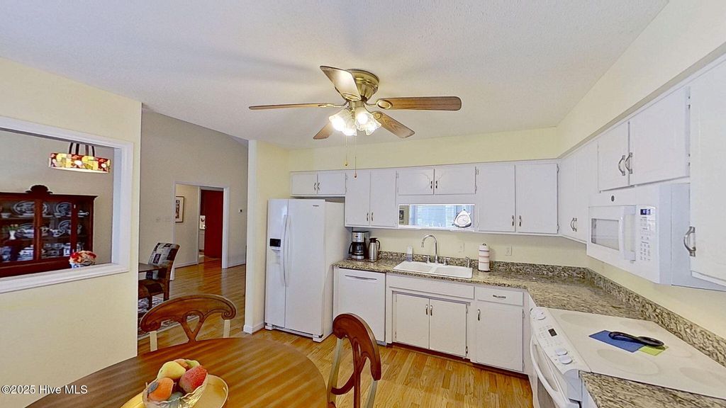 Photo of 1001 Briarhill Court, New Bern, NC 28562 (MLS # 100543113)