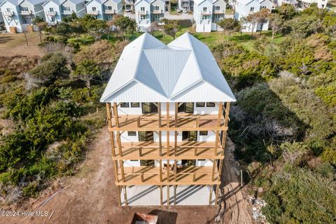 A home in North Topsail Beach