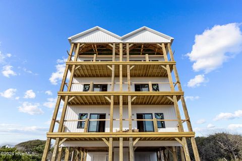 A home in North Topsail Beach