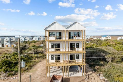 A home in North Topsail Beach