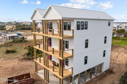 A home in North Topsail Beach