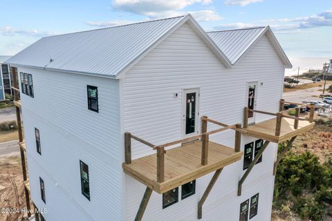 A home in North Topsail Beach