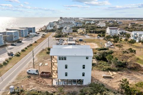 A home in North Topsail Beach