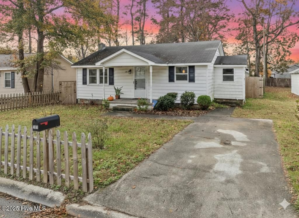 Photo of 127 Moosehart Avenue, Jacksonville, NC 28540 (MLS # 100544141)