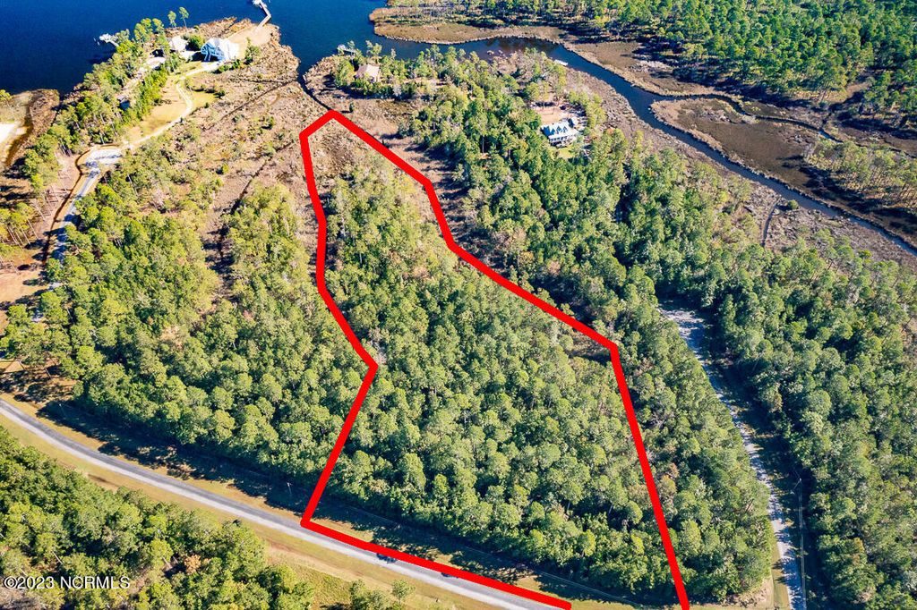 Photo of 30 Paradox Point Drive, Aurora, NC 27806 (MLS # 100410463)