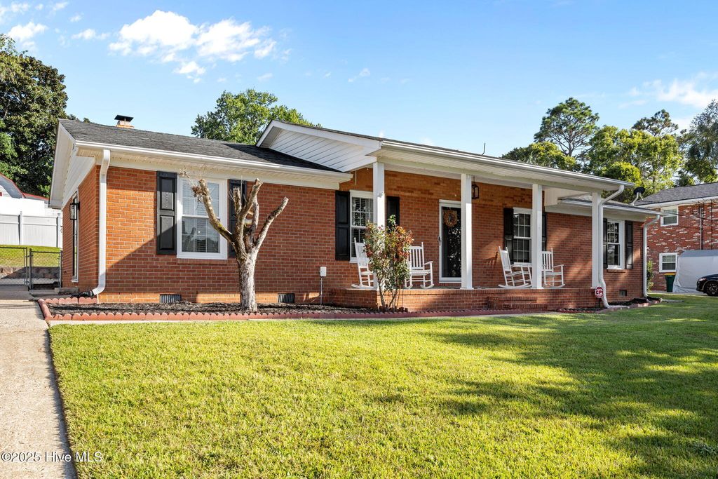 Photo of 4950 Pinewood Drive, Hope Mills, NC 28348 (MLS # 100534881)