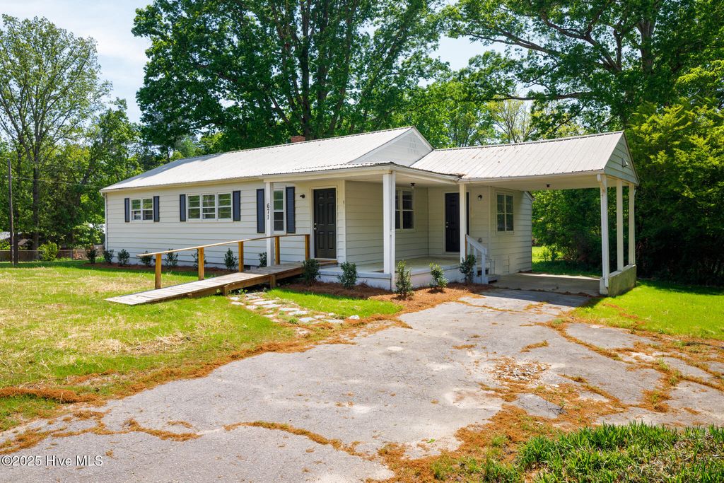 Photo of 671 Forest Drive, Robbins, NC 27325 (MLS # 100539393)