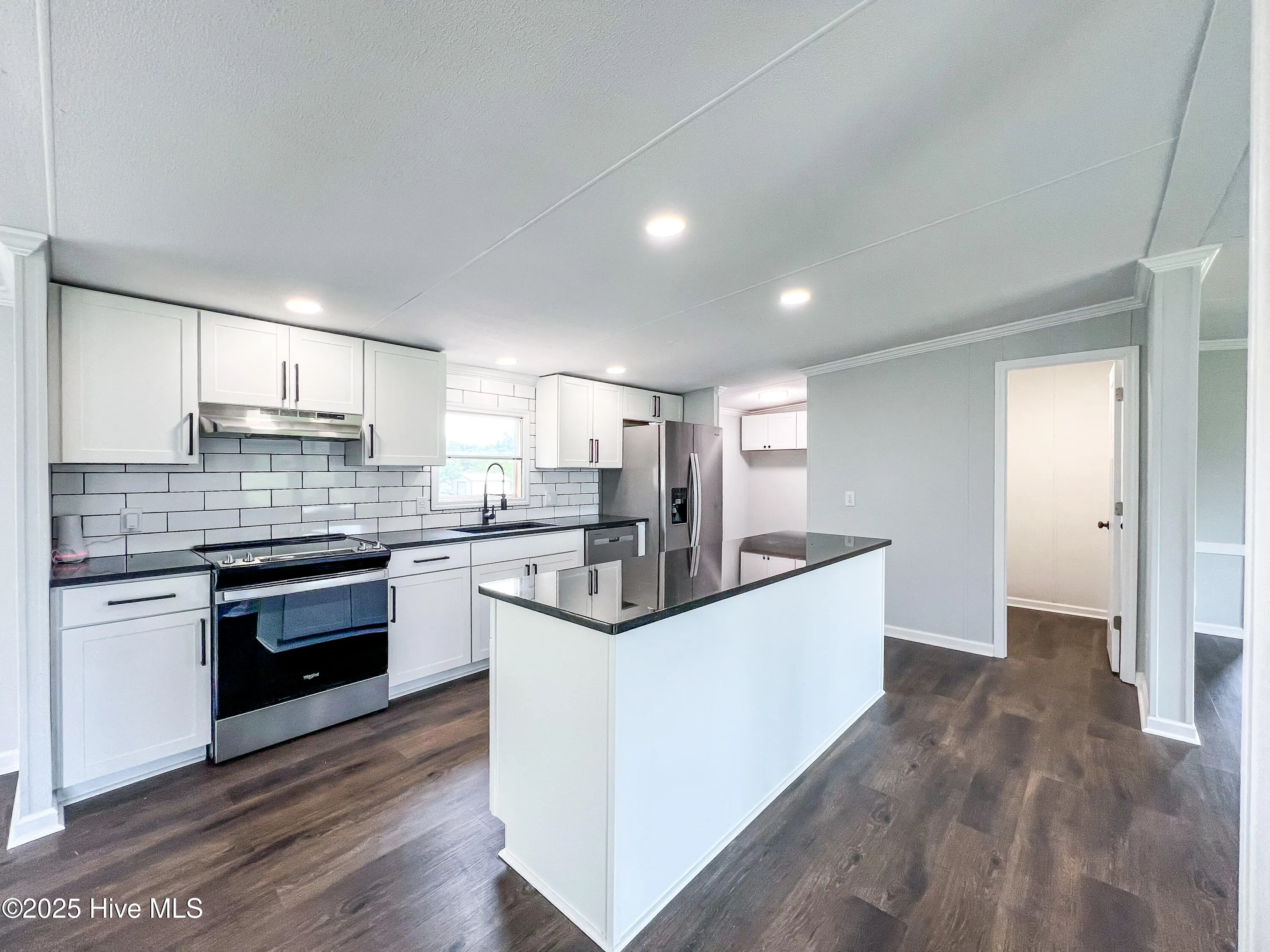 Harrells, North Carolina 28444, United States, 3 Bedrooms Bedrooms, ,3 BathroomsBathrooms,Residential,Pending,183184