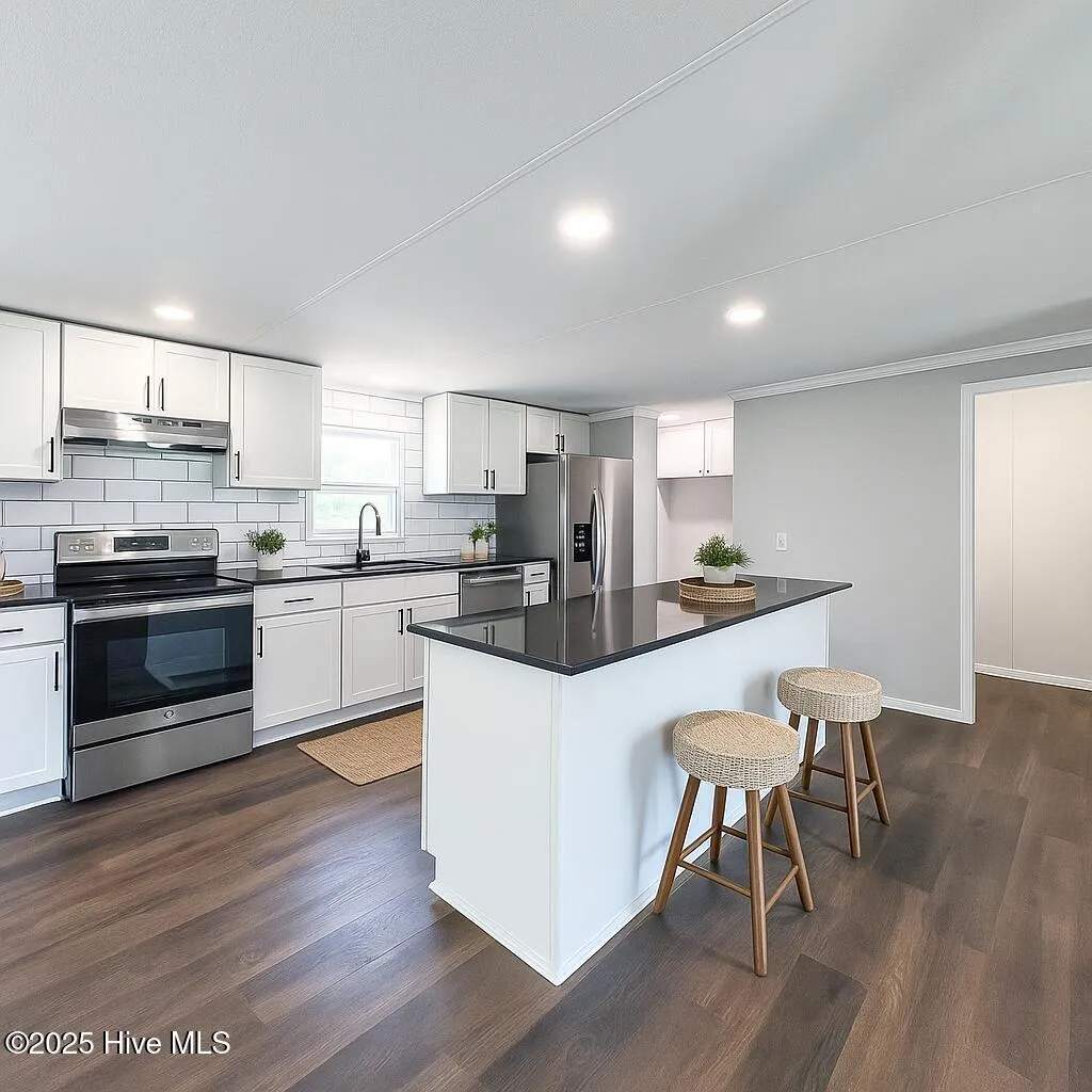 Harrells, North Carolina 28444, United States, 3 Bedrooms Bedrooms, ,3 BathroomsBathrooms,Residential,Pending,183184