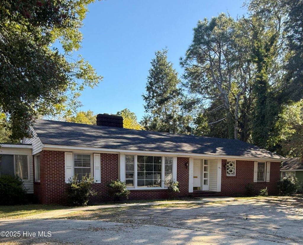 Photo of 401 Marlboro Street, Hamlet, NC 28345 (MLS # 100536551)