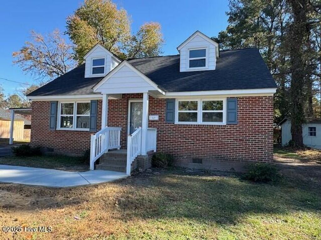 Photo of 507 Woodland Drive, Murfreesboro, NC 27855 (MLS # 100542986)