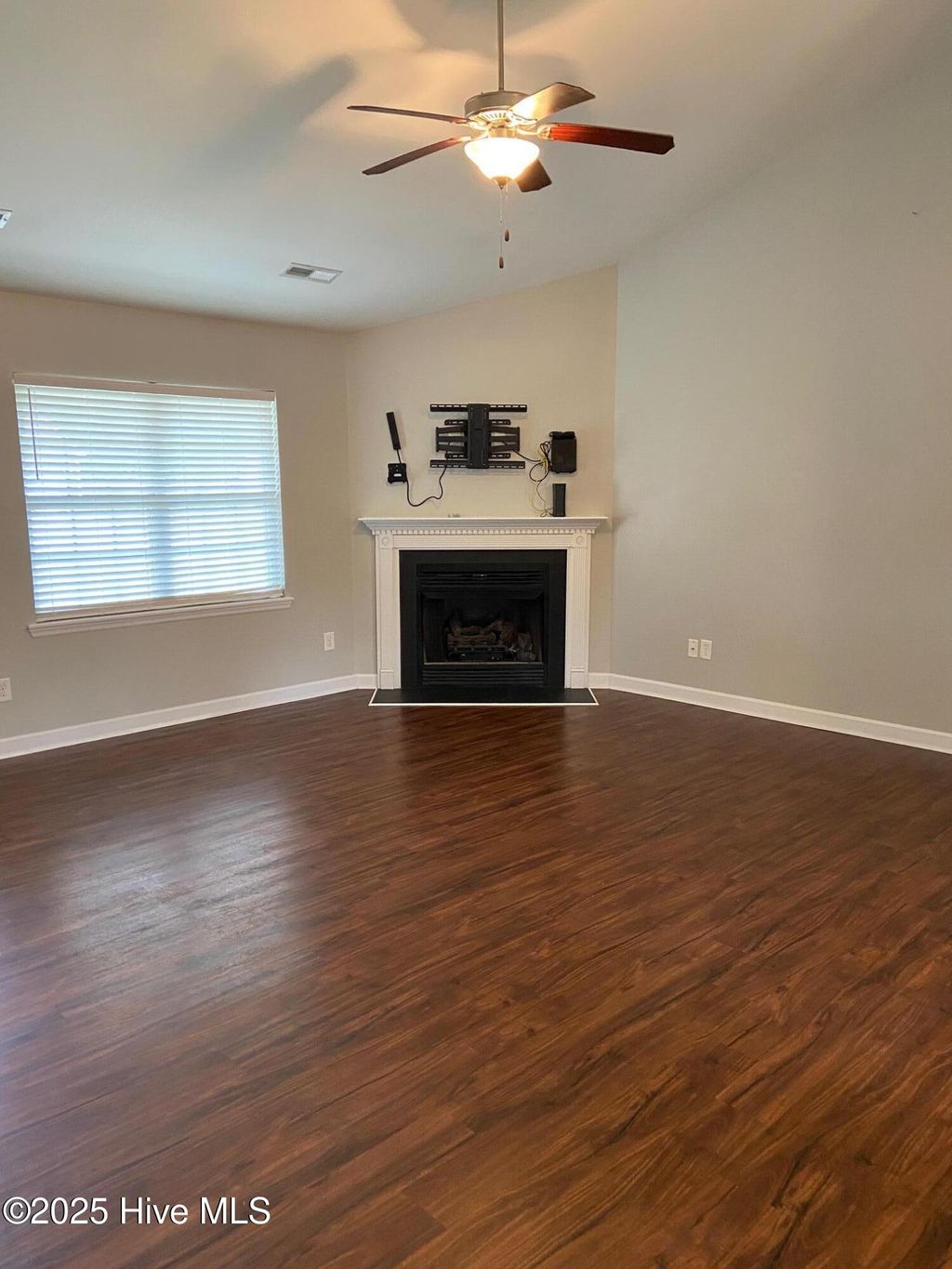 Photo of 306 Basil Court, Hubert, NC 28539 (MLS # 100529711)