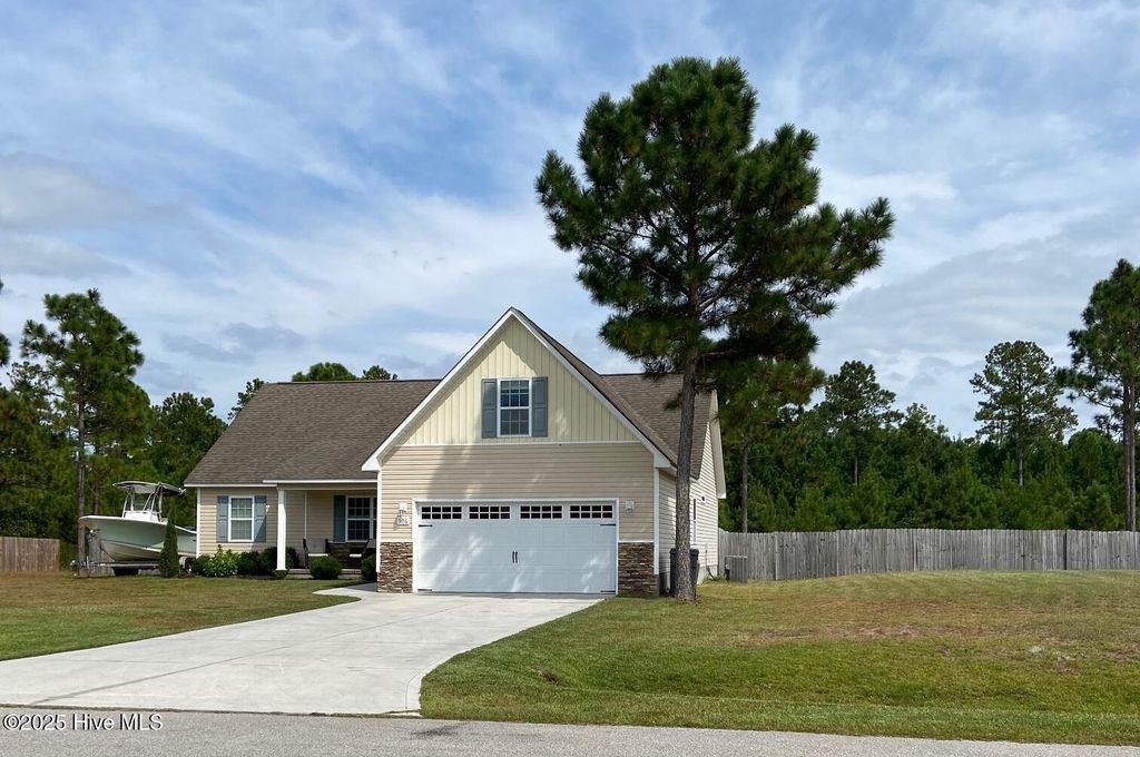 Photo of 306 Basil Court, Hubert, NC 28539 (MLS # 100529711)