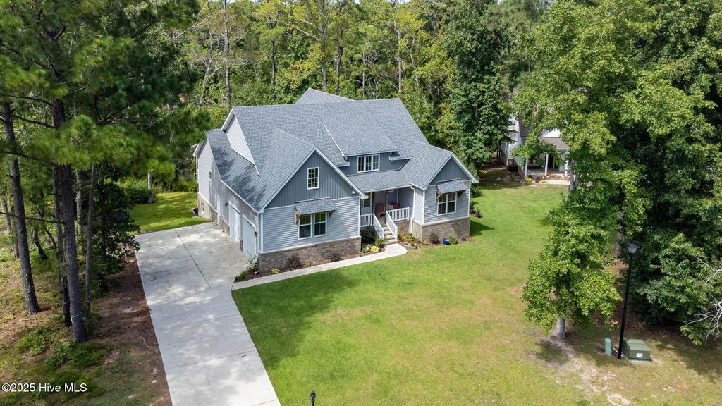 Photo of 119 Mariners Circle, Sneads Ferry, NC 28460 (MLS # 100525541)