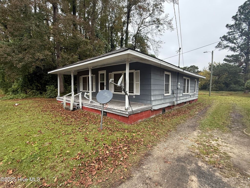 Photo of 430 W W. Virgil Street, Whiteville, NC 28472 (MLS # 100539046)
