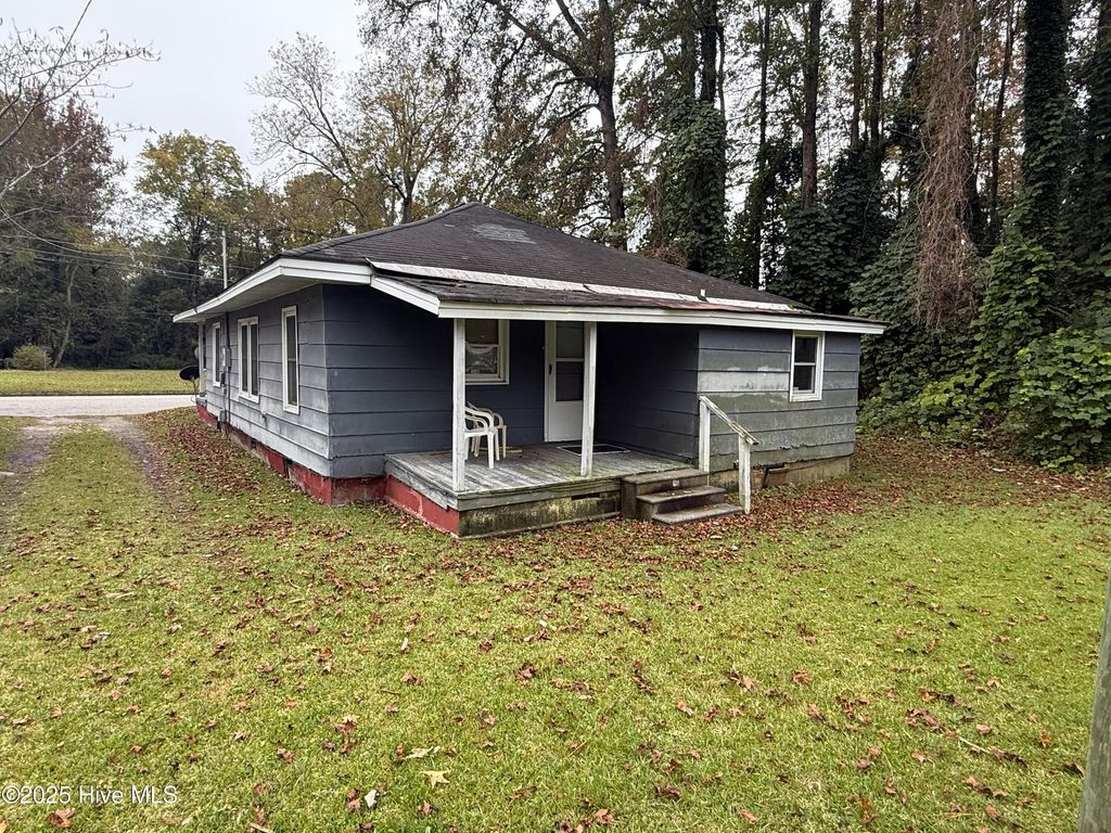 Photo of 430 W W. Virgil Street, Whiteville, NC 28472 (MLS # 100539046)