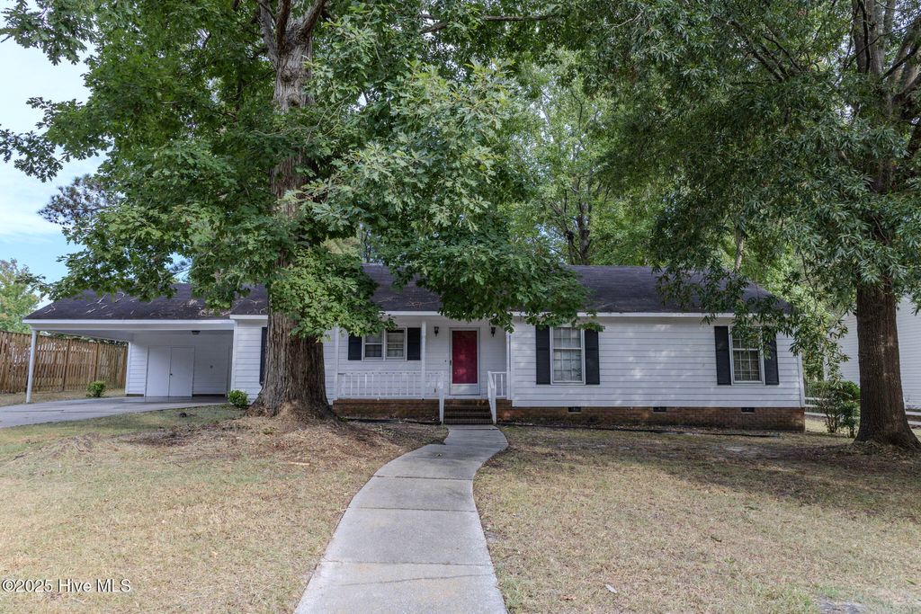 Photo of 4105 Vann Drive, Lumberton, NC 28358 (MLS # 100531811)