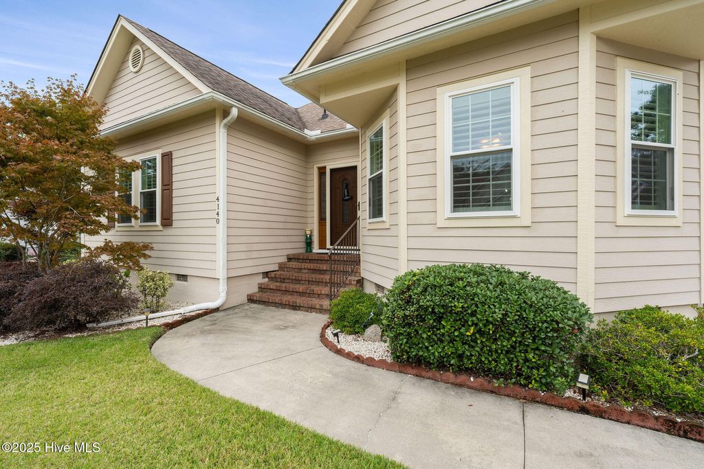 Photo of 4140 Churchill Circle SE, Southport, NC 28461 (MLS # 100537327)