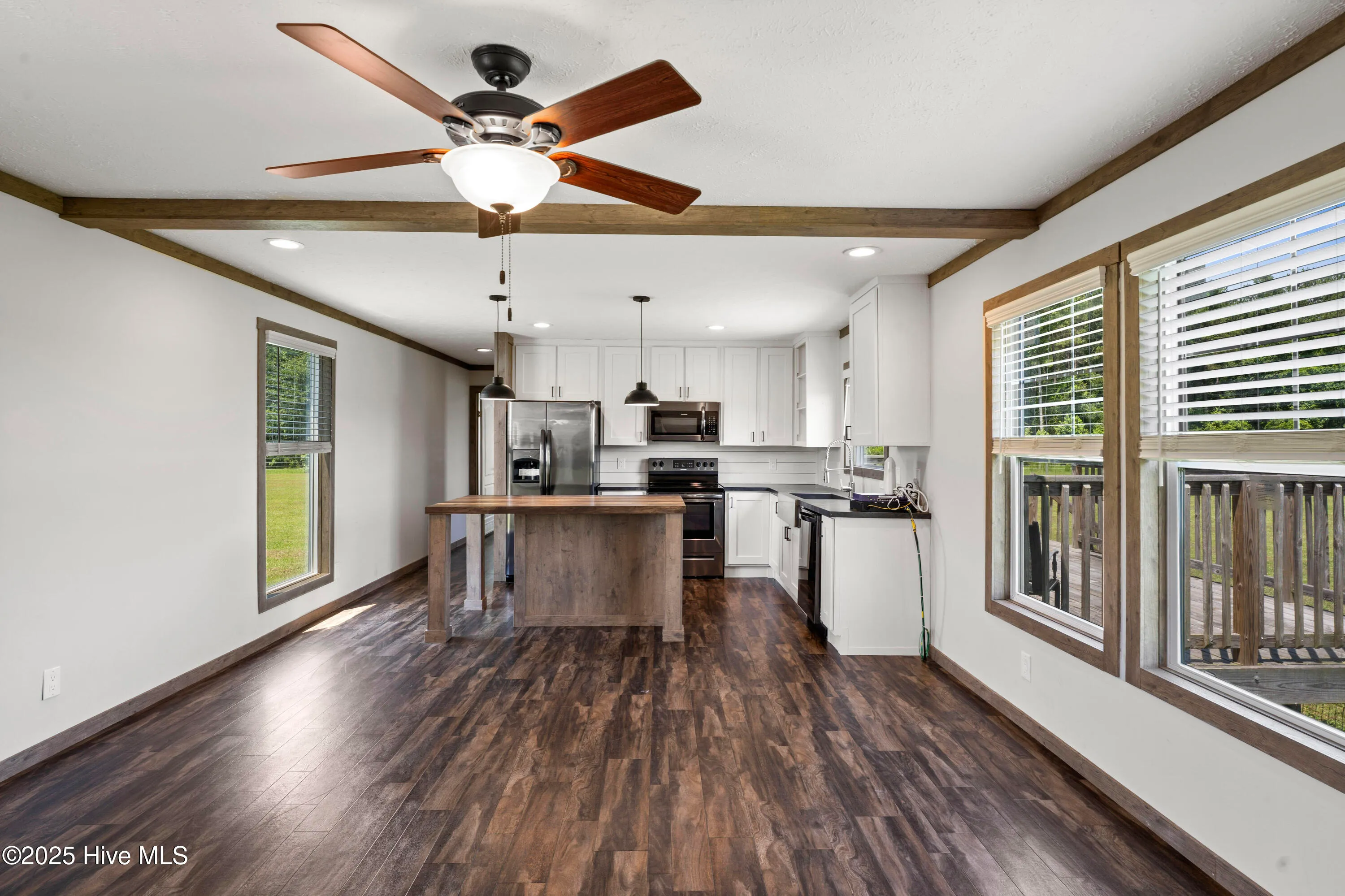 Burgaw, North Carolina 28425, United States, 3 Bedrooms Bedrooms, ,2 BathroomsBathrooms,Residential,Active,163800