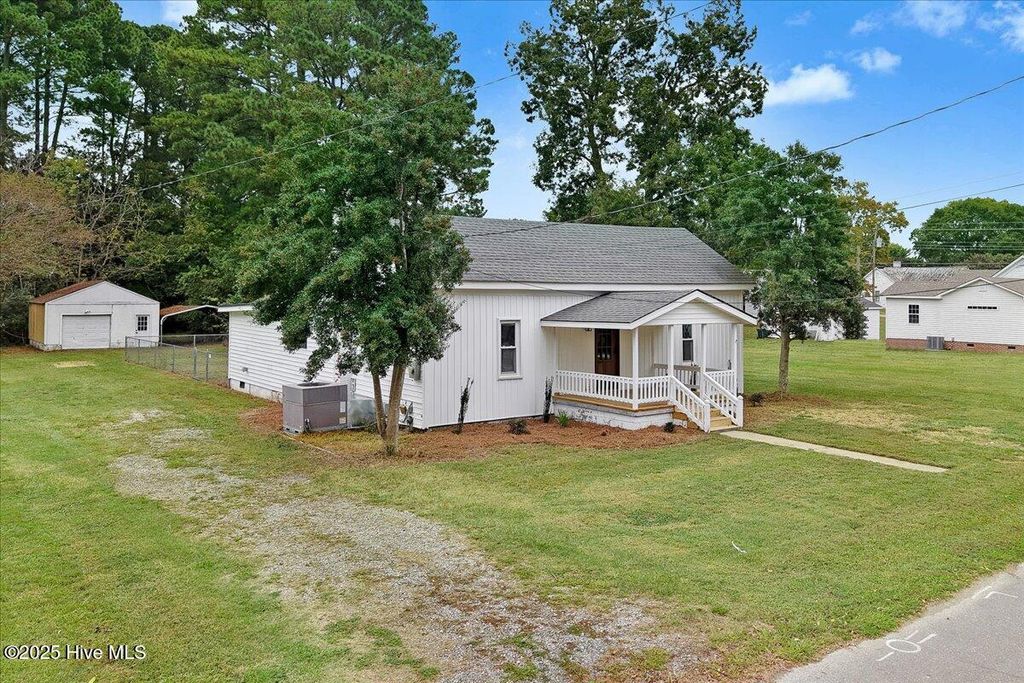 Photo of 205 E Carolina Street, Fremont, NC 27830 (MLS # 100536376)