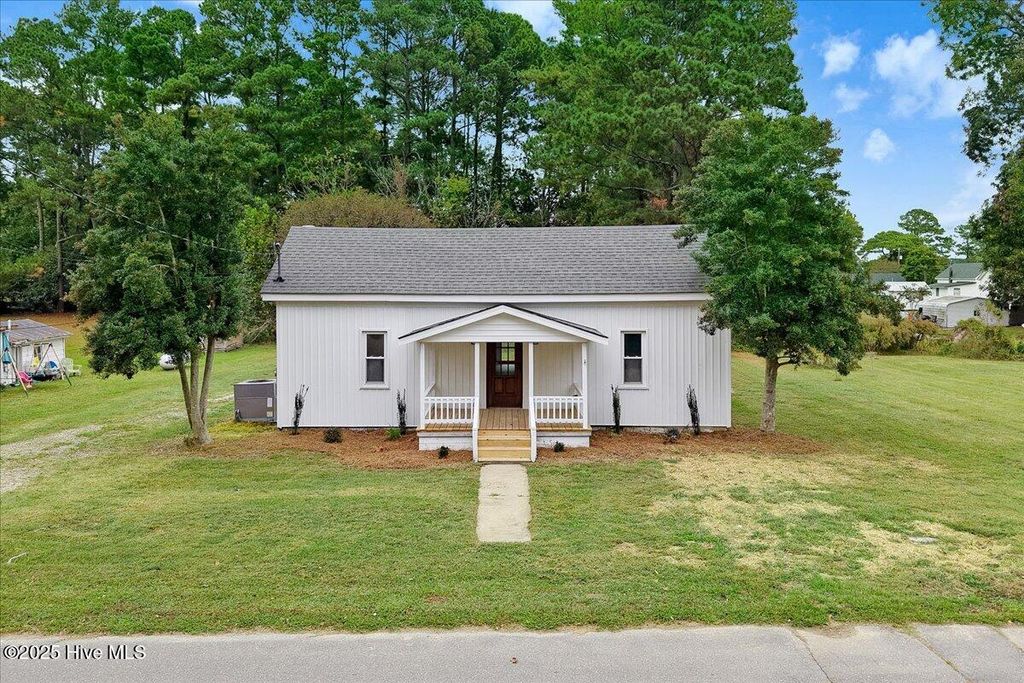 Photo of 205 E Carolina Street, Fremont, NC 27830 (MLS # 100536376)