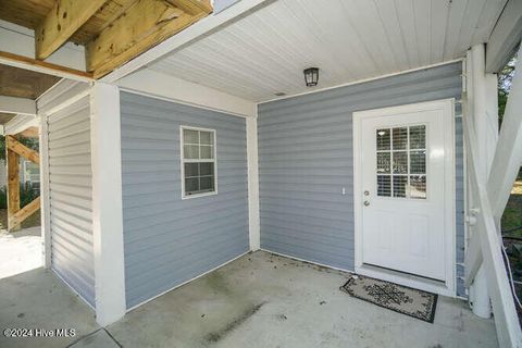 A home in Oak Island