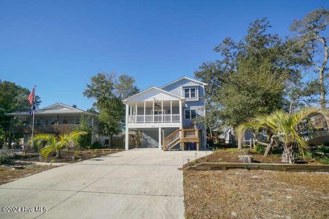 A home in Oak Island