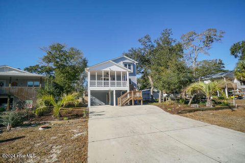 A home in Oak Island