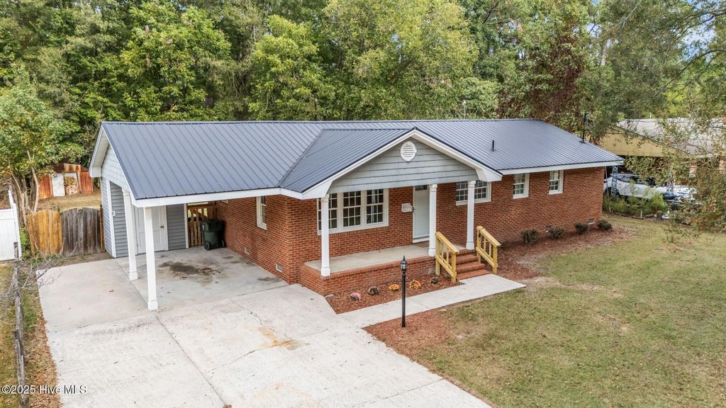 Photo of 4113 Melissa Drive, Farmville, NC 27828 (MLS # 100535728)