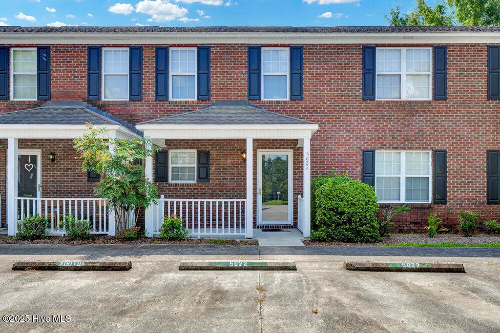 Photo of 5022 Lamppost Circle, Wilmington, NC 28403 (MLS # 100528479)
