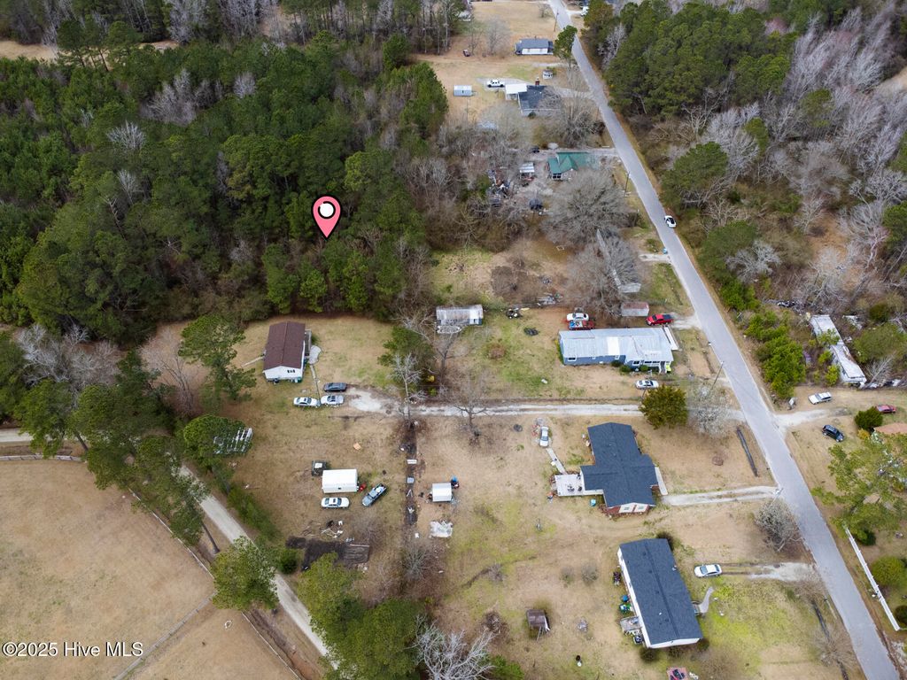 Photo of 145 Mcgowan Road, Richlands, NC 28574 (MLS # 100498370)