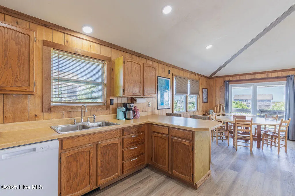Salvo, North Carolina 27972, United States, 4 Bedrooms Bedrooms, ,2 BathroomsBathrooms,Residential,Active,18461