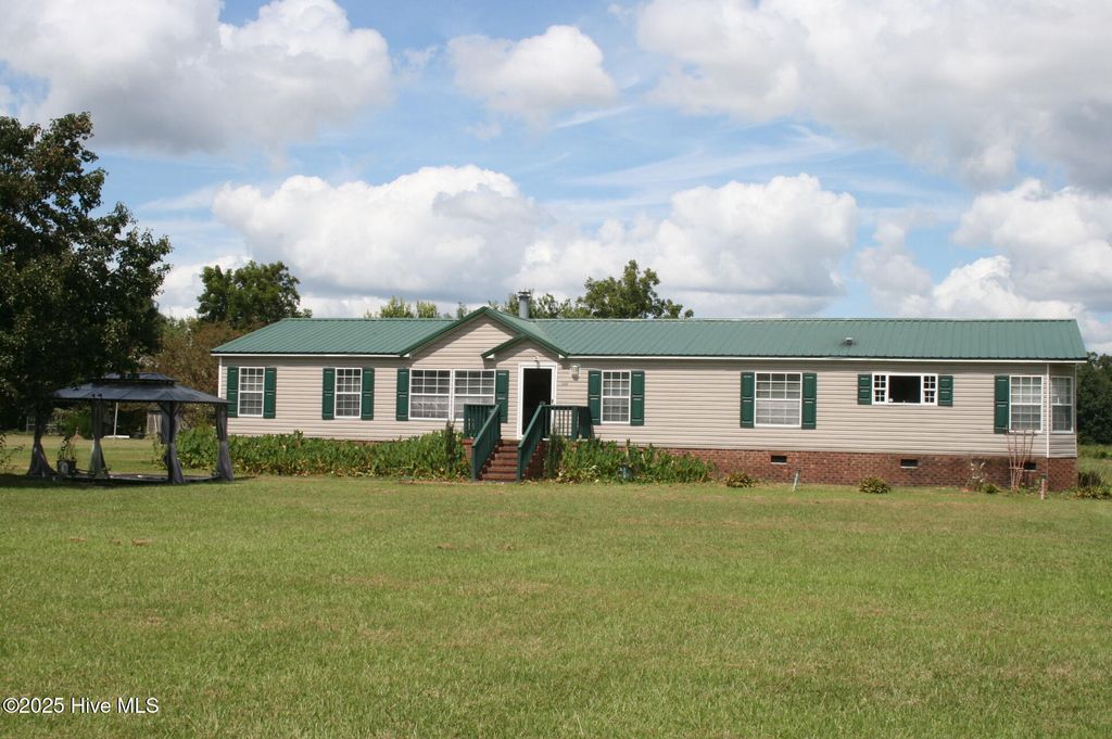 Photo of 3261 Stocks Mclawhorn Road, Grifton, NC 28530 (MLS # 100531460)