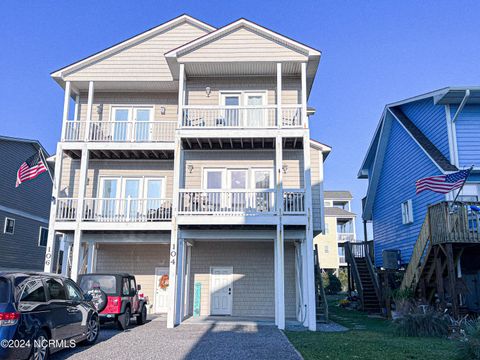 A home in North Topsail Beach