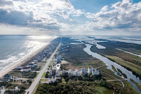 A home in North Topsail Beach