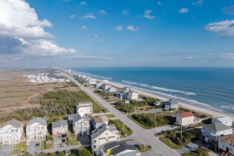 A home in North Topsail Beach