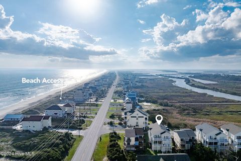 A home in North Topsail Beach