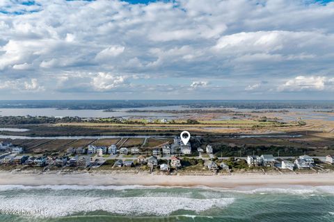 A home in North Topsail Beach