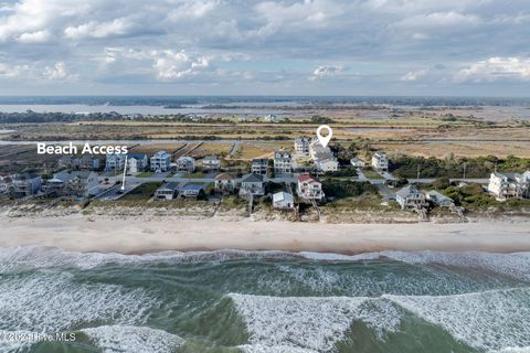 A home in North Topsail Beach