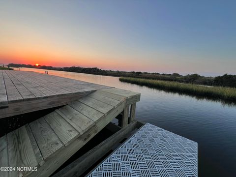 A home in North Topsail Beach