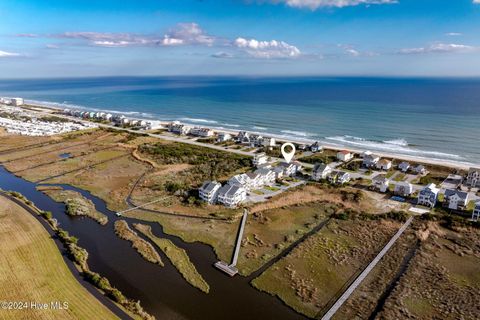 A home in North Topsail Beach