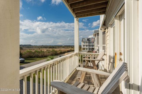 A home in North Topsail Beach