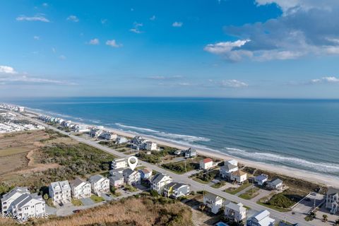 A home in North Topsail Beach