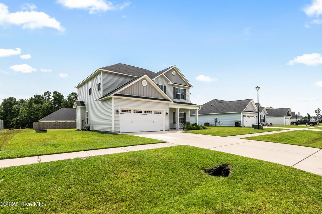 Photo of 204 Moonstone Court, Jacksonville, NC 28546 (MLS # 100526369)